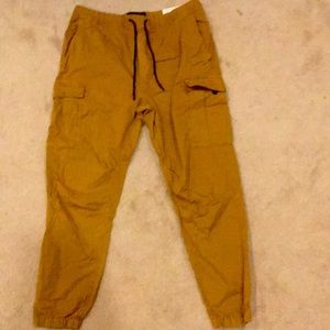 Never worn American eagle joggers (men’s medium)